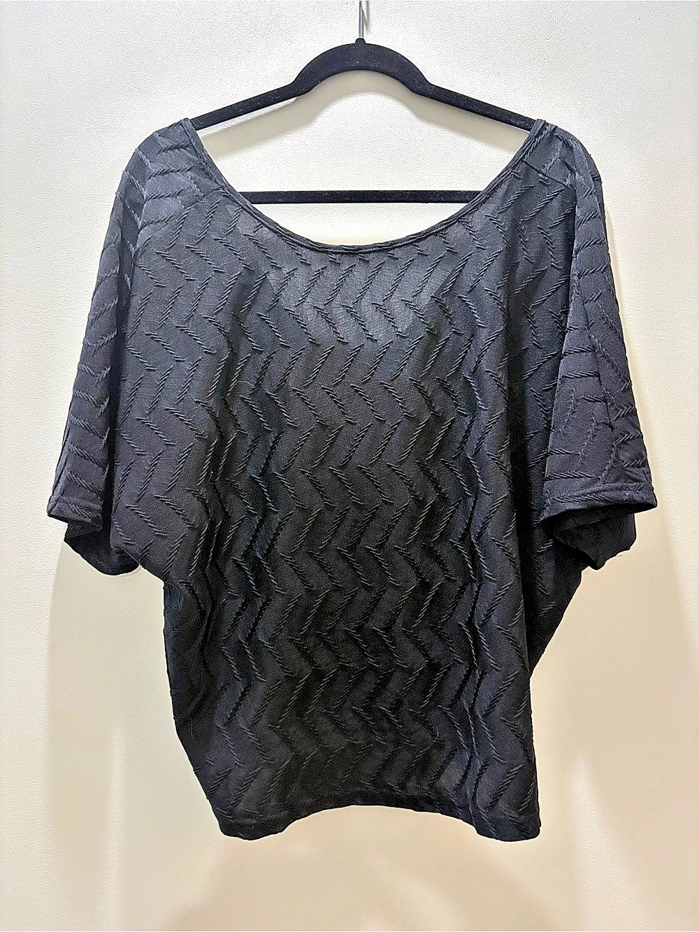 Black Geometric Short Sleeve Top